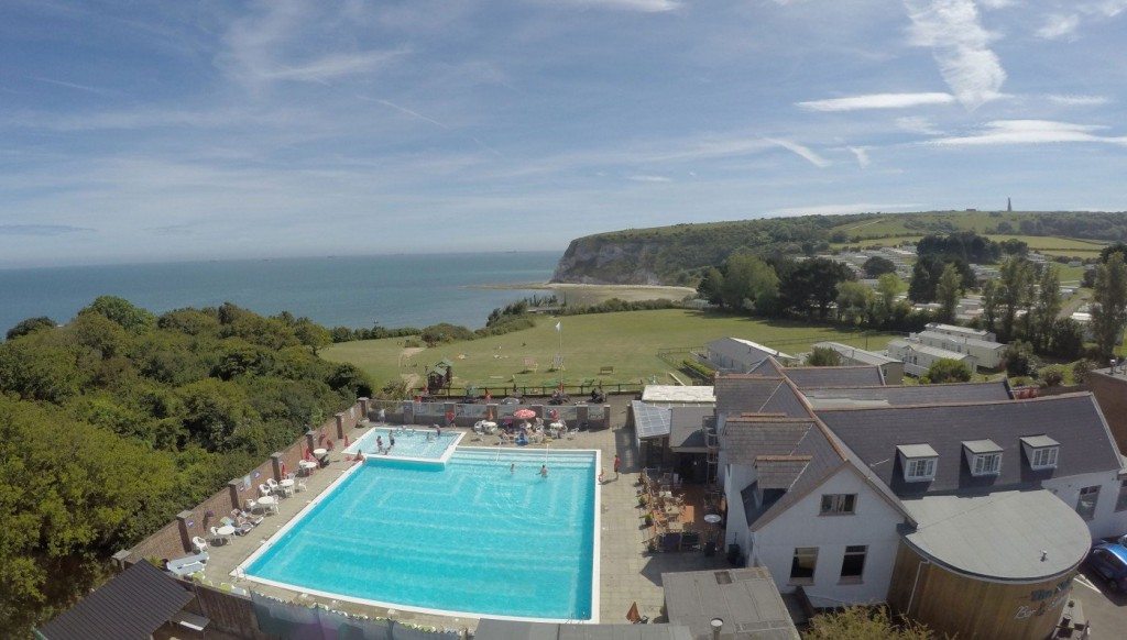 Pool-and-Cliff-Looking-out-1400x796