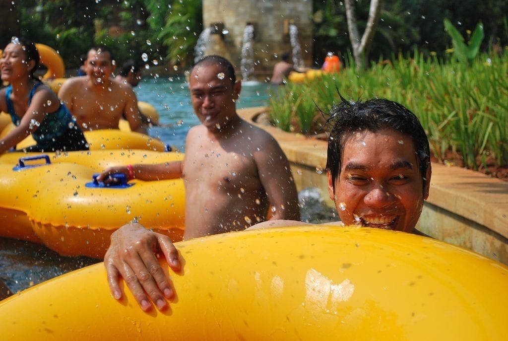 Waterbom Waterpark https://www.flickr.com/photos/basibanget/3716010148/in/photolist-6Eijs6-6Enwmu-6EnsVL-6Env47-6EimJp-6Ein1B