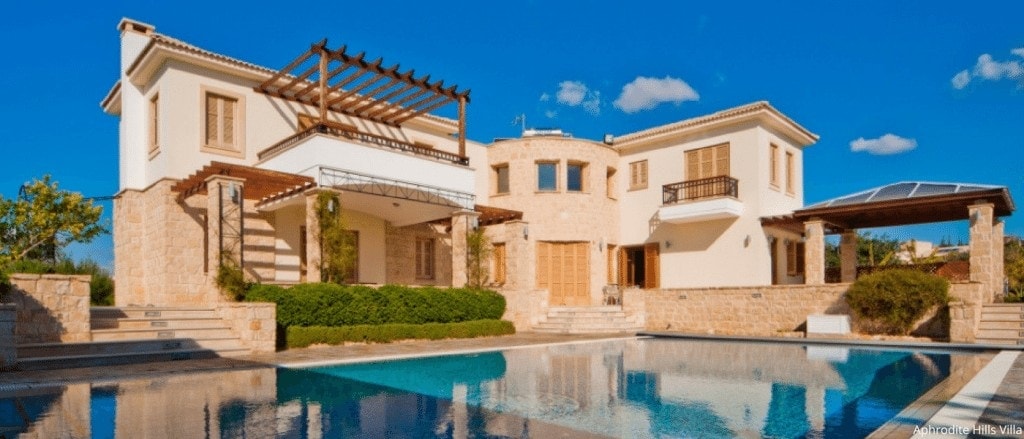 Hotels with Apartments and Villas www.minitravellers.co.uk