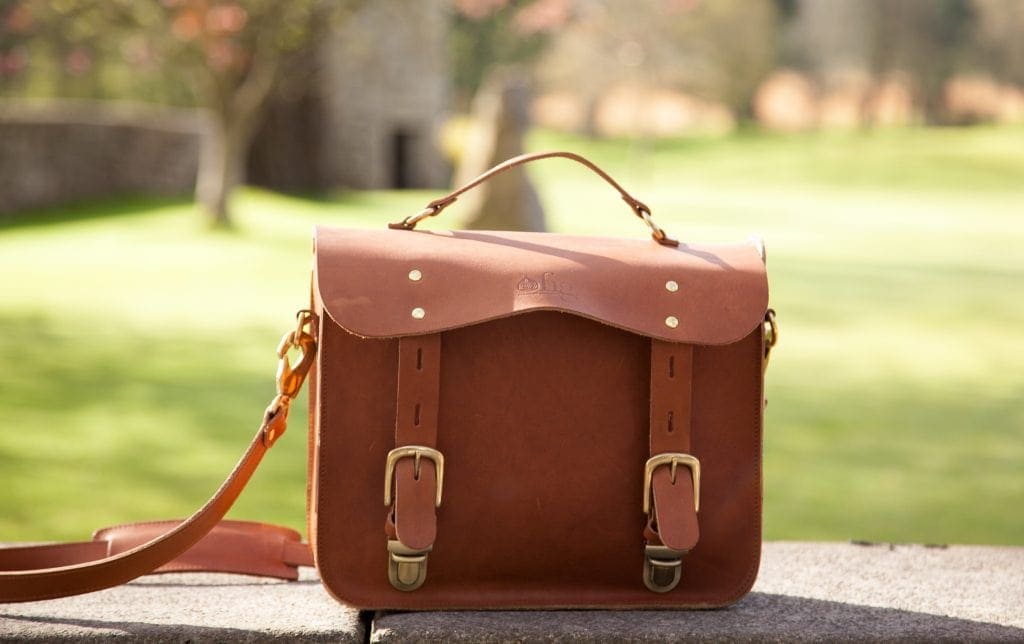 Review: Vintage Style Leather Camera Bag by Fig Bags www.minitravellers.co.uk