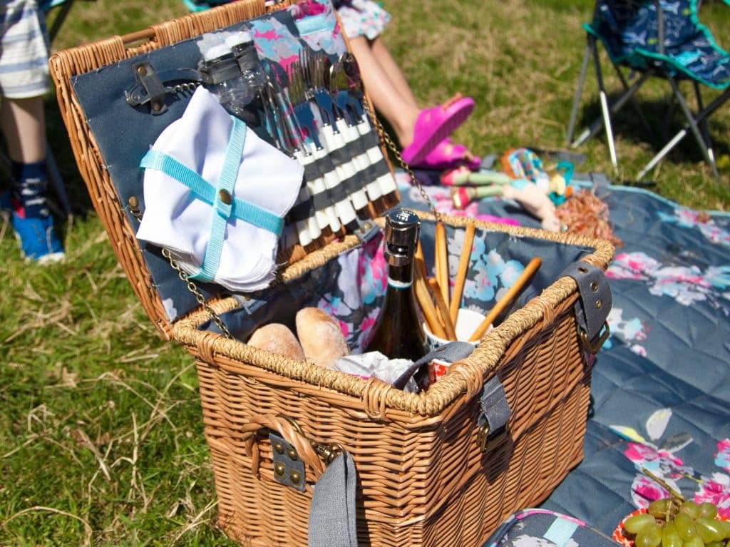 A Joules Picnic for a Sunny Afternoon www.minitravellers.co.uk