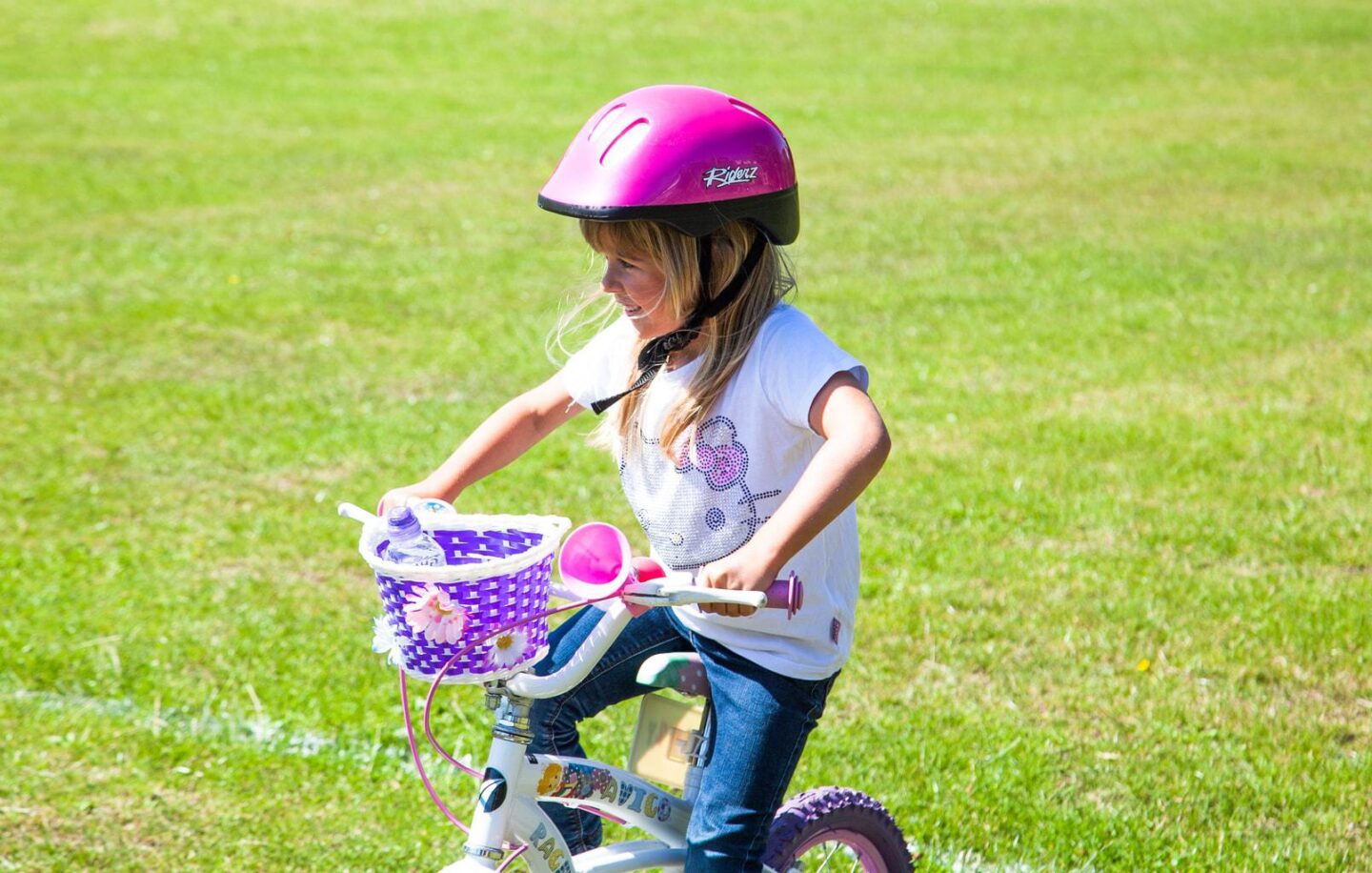 Learning to Ride a Bike | #BraveByNature www.minitravellers.co.uk