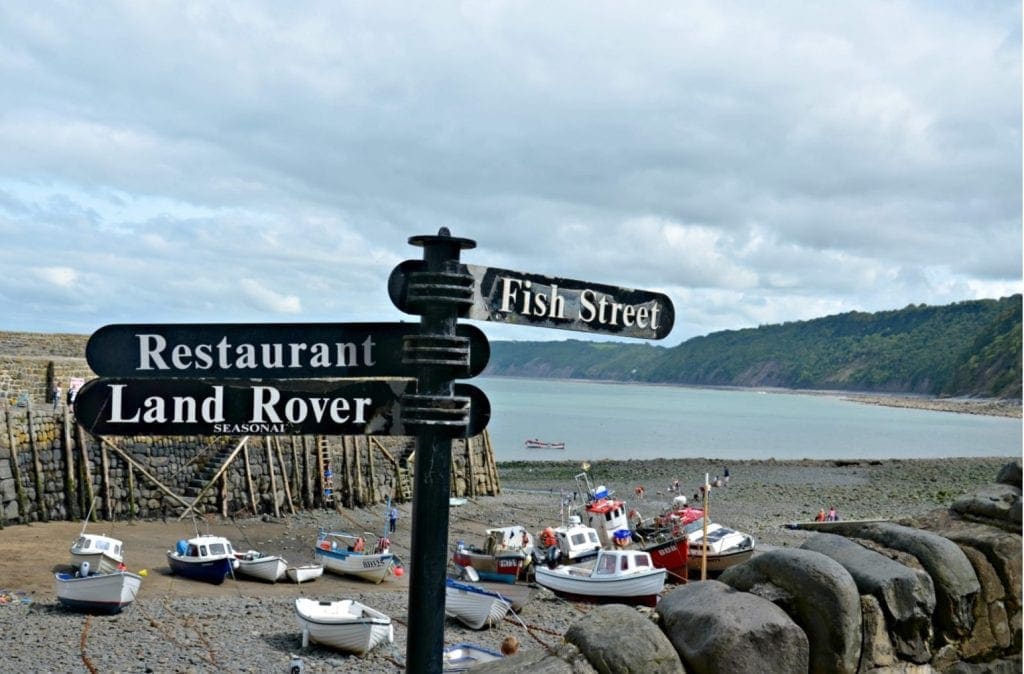 http://notmyyearoff.com/2017/09/the-picturesque-fishing-village-of-clovelly-north-devon/