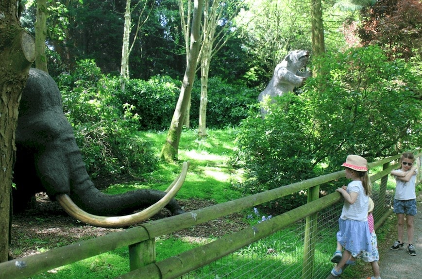 Howlett’s Wild Animal Park near Canterbury | Animals of the Ice Age Exhibition