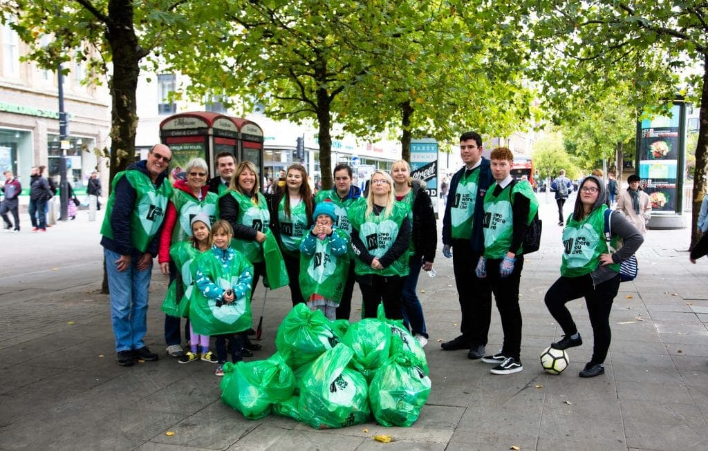 Litter Picking with McDonalds | Love Where You Live