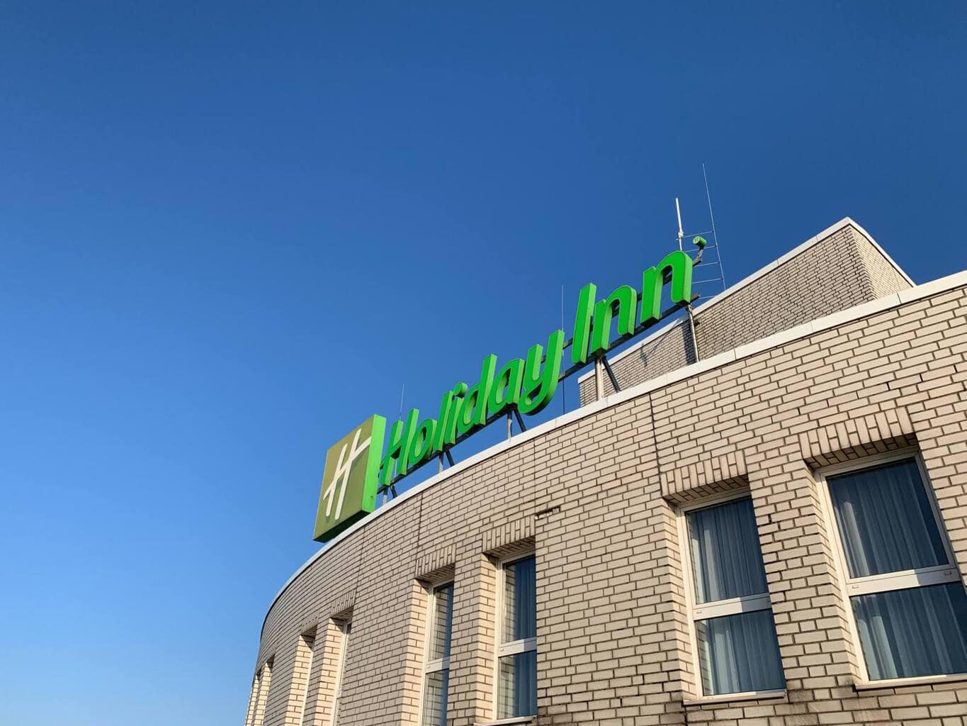 Review | Family Stay At The Holiday Inn Hamburg Germany