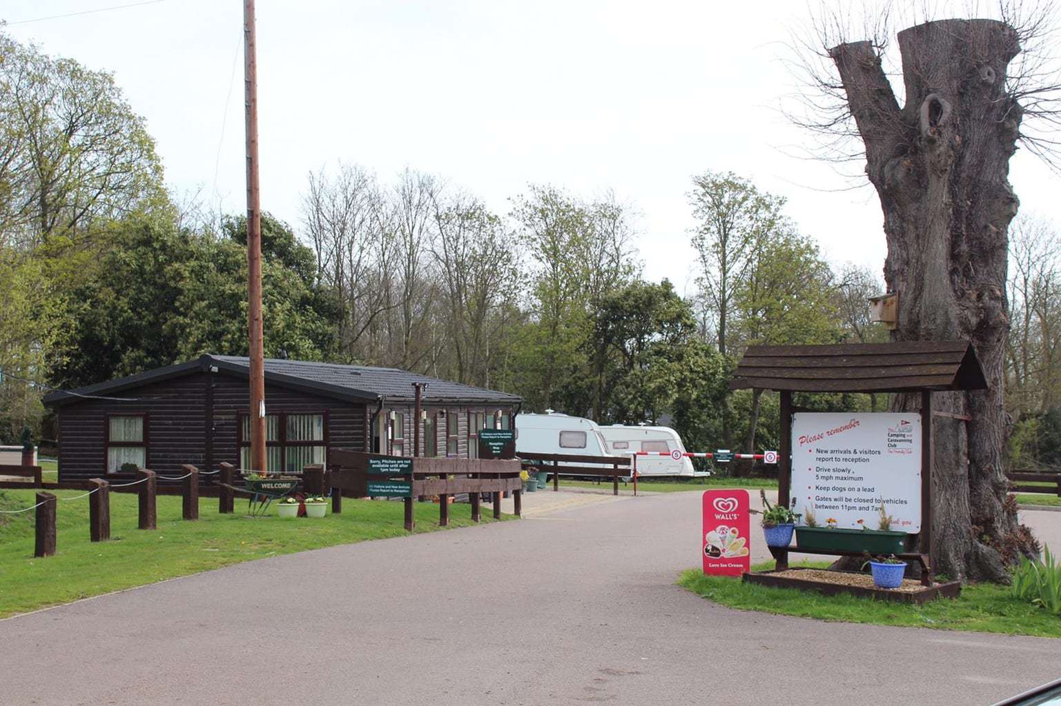 Theobalds Park Camping and Caravanning Club Site, Hertfordshire