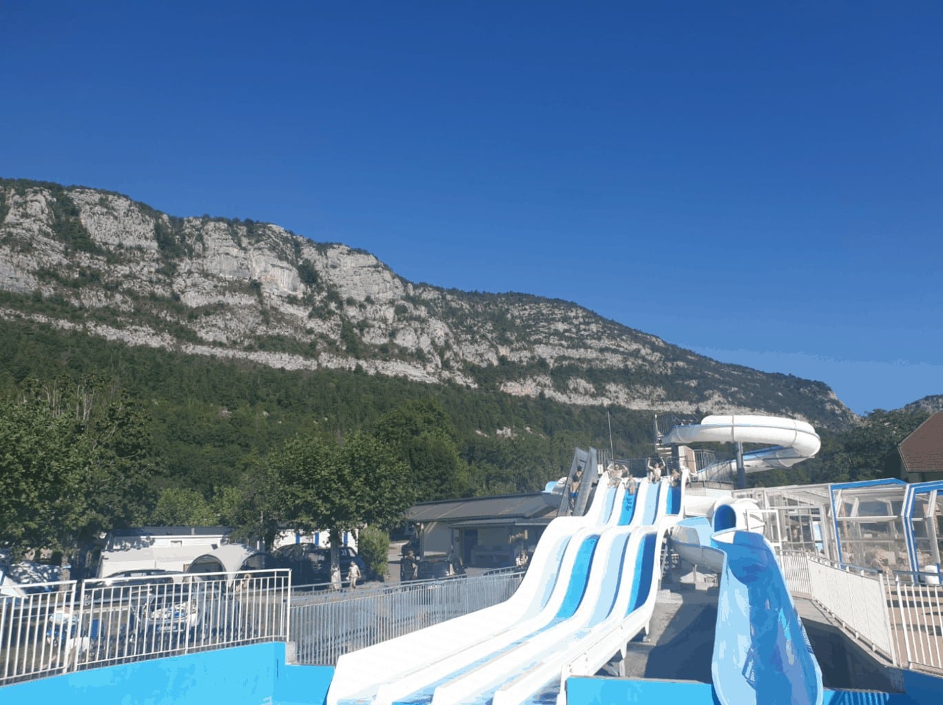 Review | Camping L'Ideal de Annecy | Campsite in the French Alps