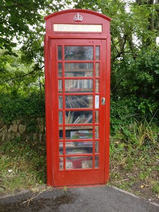 t is on the road between Goldsithney and St Hilary near the school.