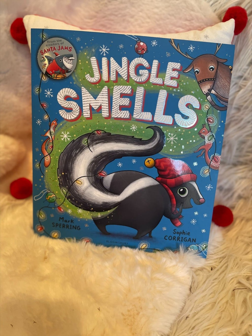 jingle Smells – Mark Sperring (author), Sophie Corrigan (illustrator),  Bloomsbury (publisher)