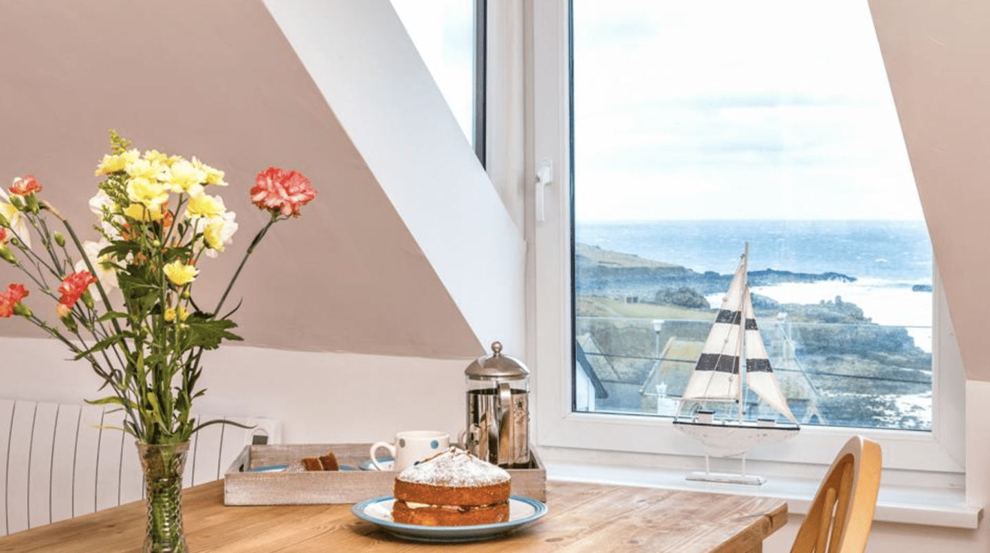 Rough Seas Loft is just five minutes walk away from Porthmeor Beach.